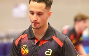 Les Carolos écrasent le derby